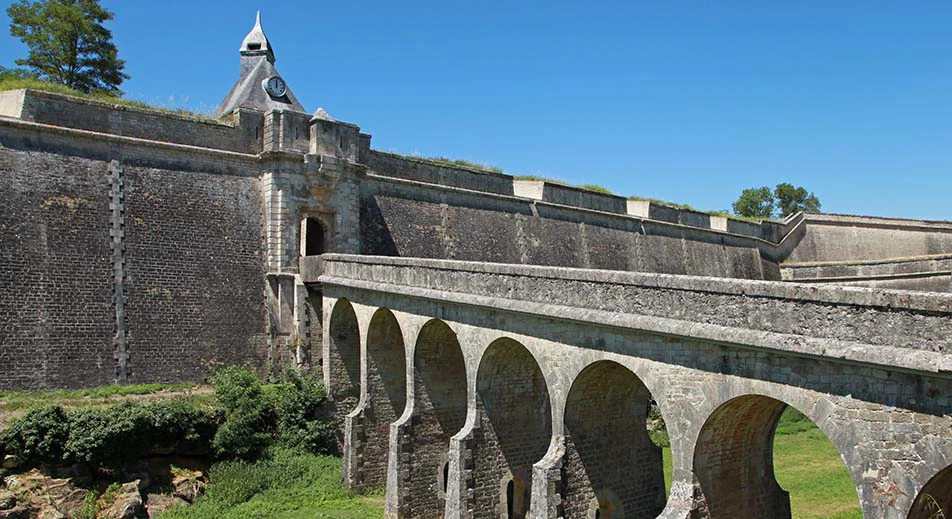 Promenade sur la route de la corniche et la citadelle de Blaye