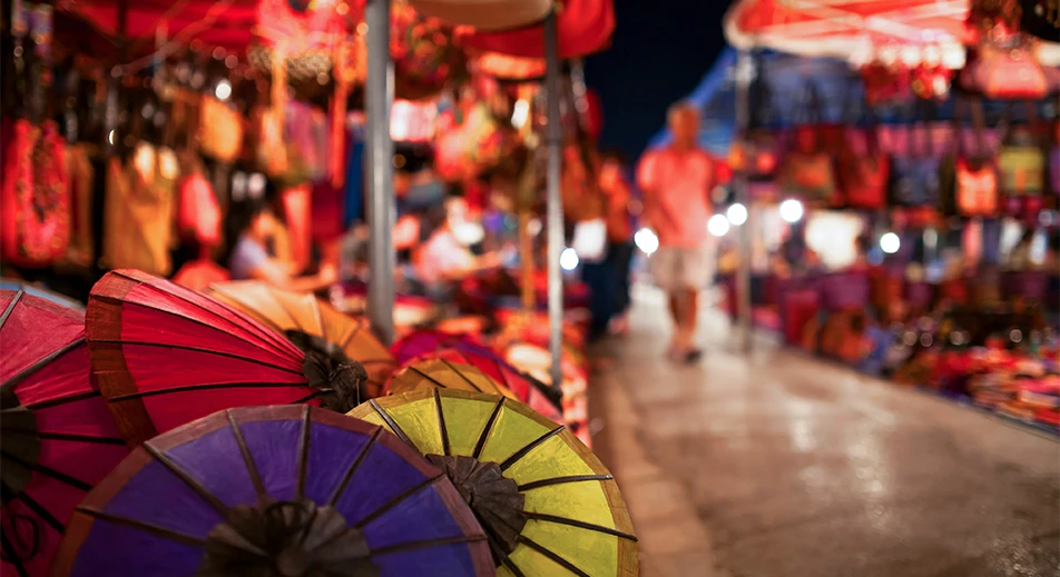 Visite du marché de nuit des Hmongs