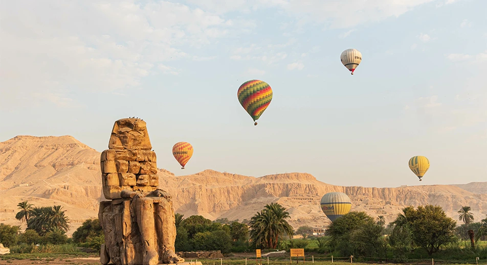 Visite des colosses de Memnon