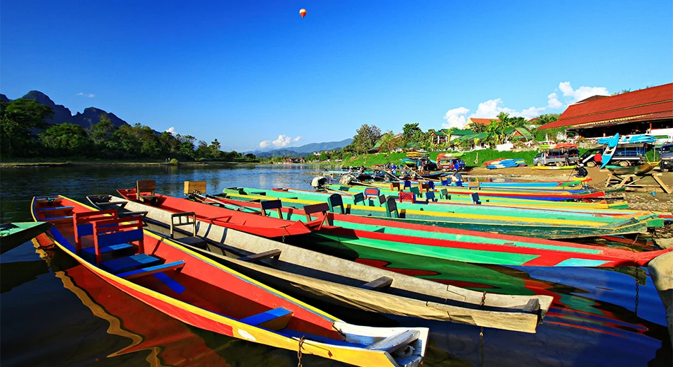 Expédition en bateau à longue queue à Vientiane