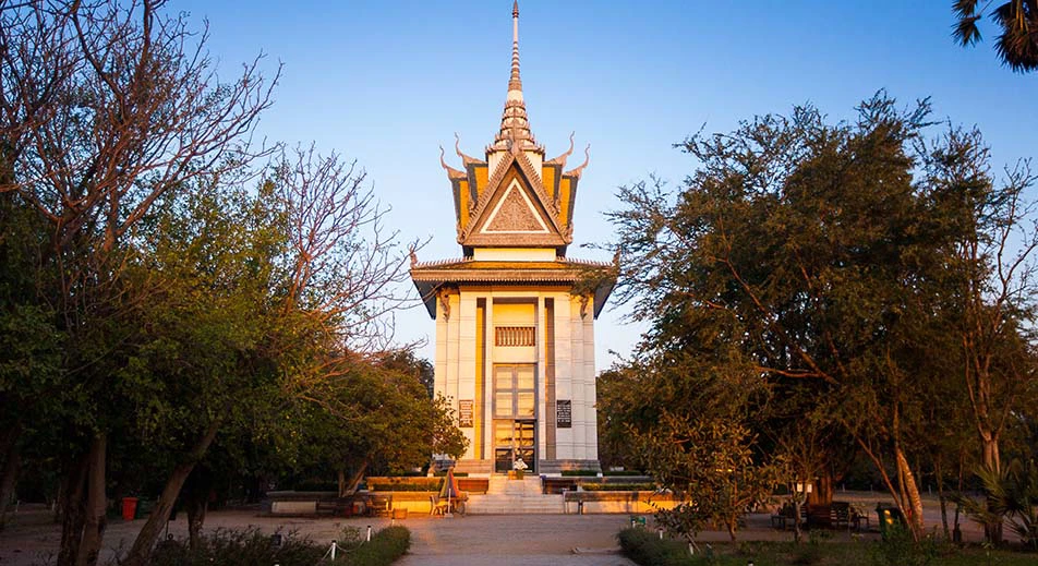 Visite des champs d'exécution de Choeung Ek