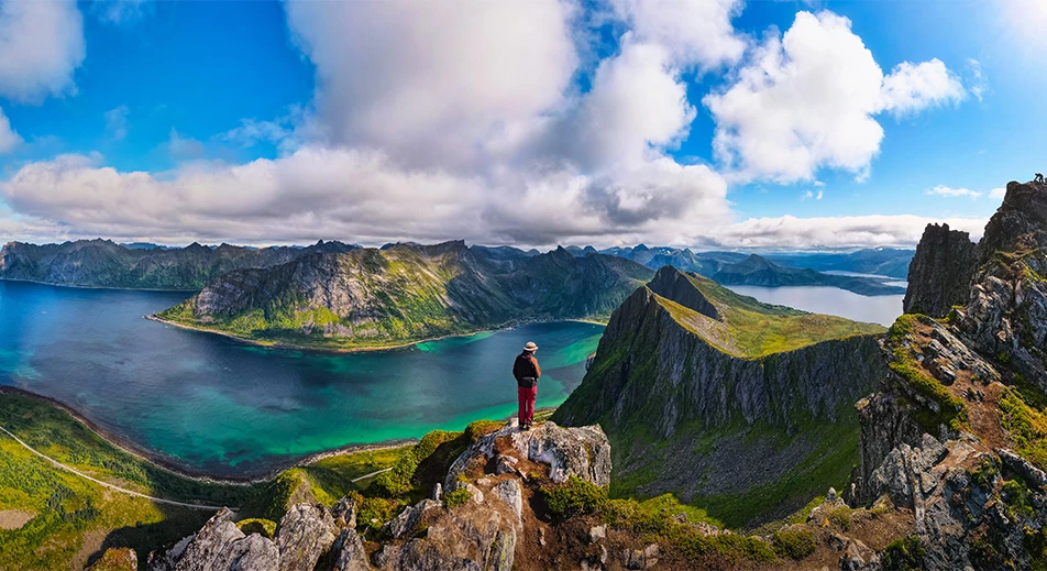 Randonnée dans un fjord abrité