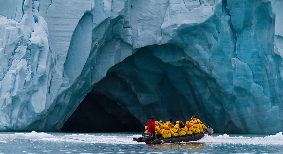 Exploration de Trollfjord en pédalo ou en zodiac