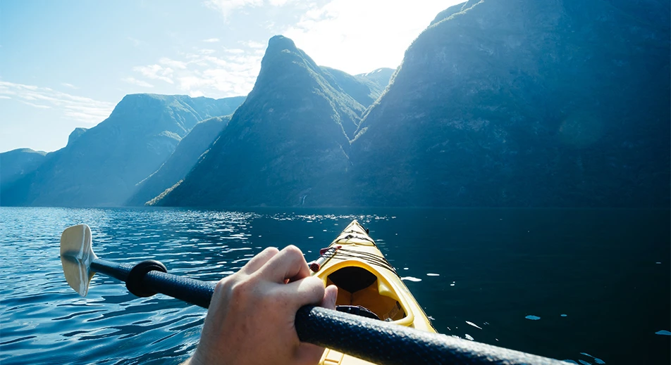 Expérience de pagayage dans le Hjørundfjord, Urke