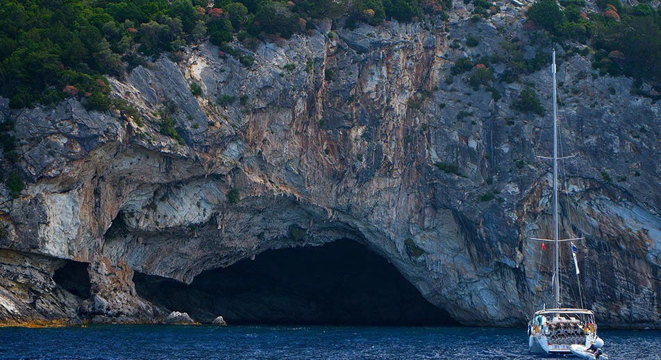Visite de la grotte Papanikolis