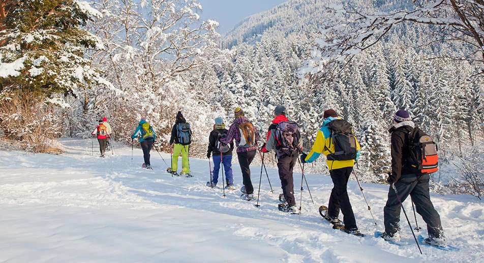 Wanderungen zu Fuß oder mit Schneeschuhen