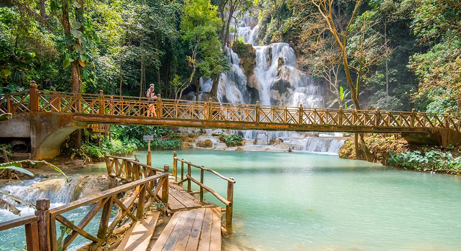 The astonishing Kuang Si waterfalls
