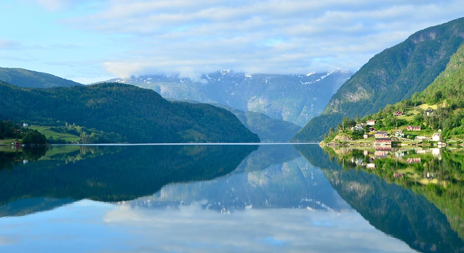 Navigation unique dans le Hardangerfjord
