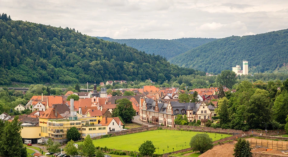 Wertheim: transfer to the village and shopping