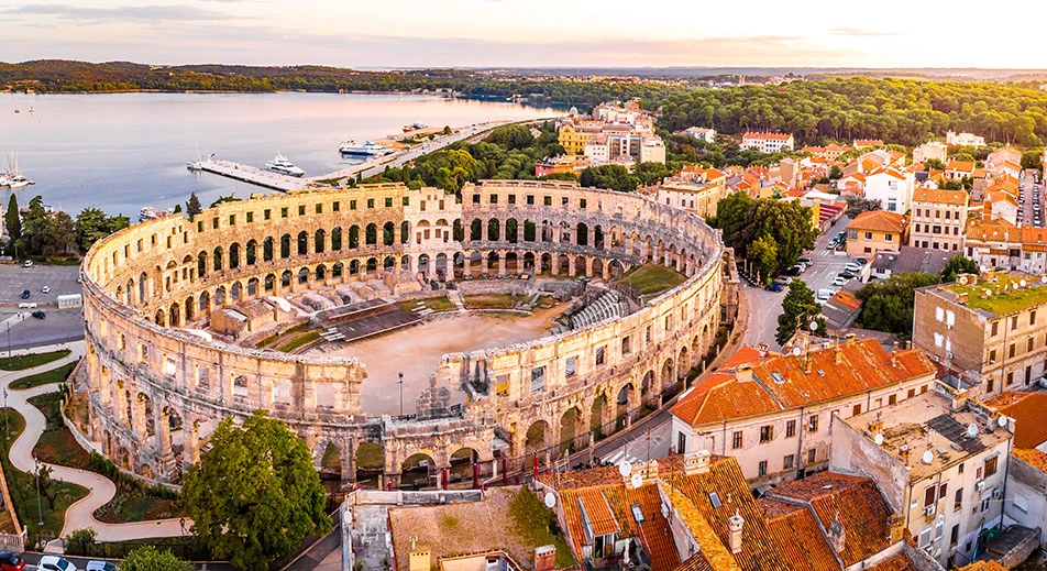 Visite à Pula et son amphithéâtre