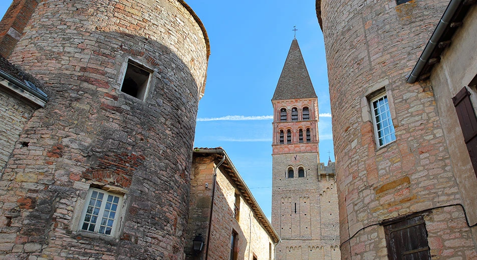 Stadtrundfahrt in Tournus und Besuch der Abtei Saint-Philibert