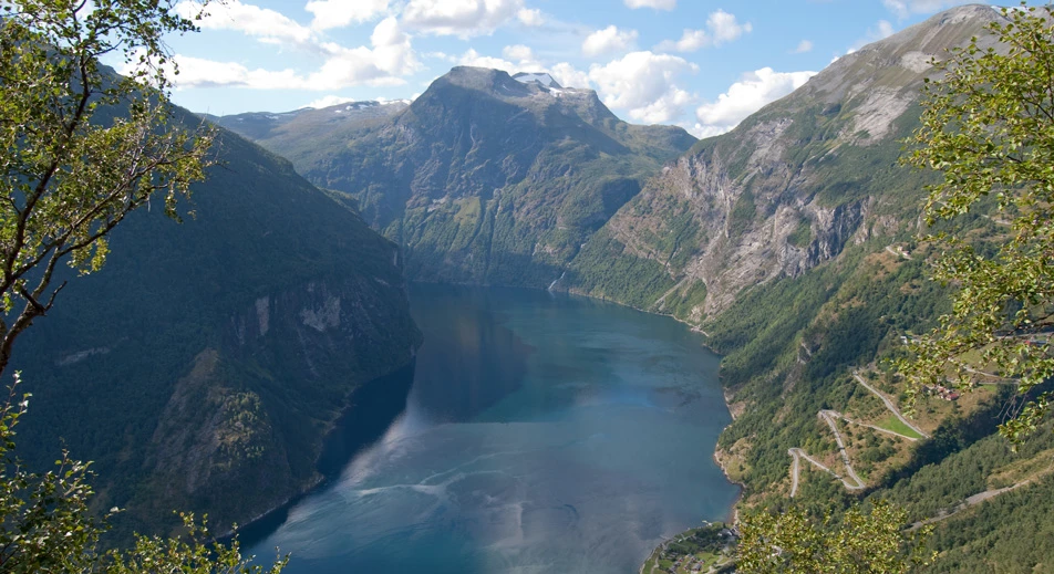 Croisière d'hiver vers la zone du patrimoine mondial de Geiranger