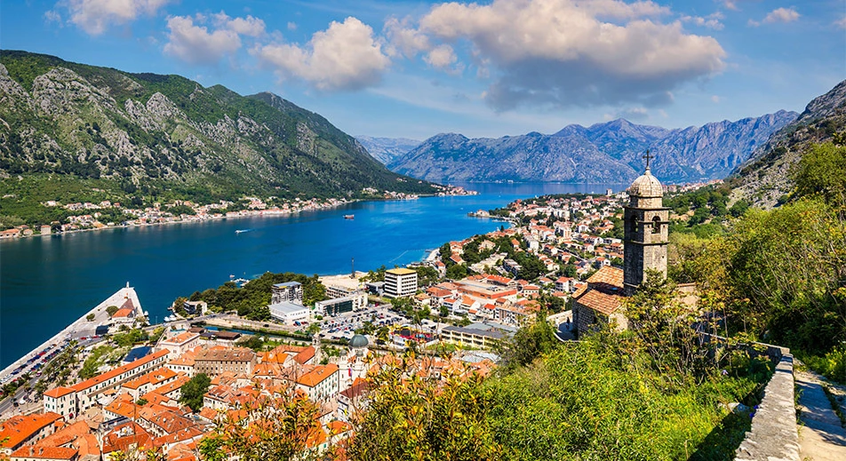 Chroniques de la vieille ville de Kotor : voyage au cœur d’un joyau classé au patrimoine mondial de l’UNESCO