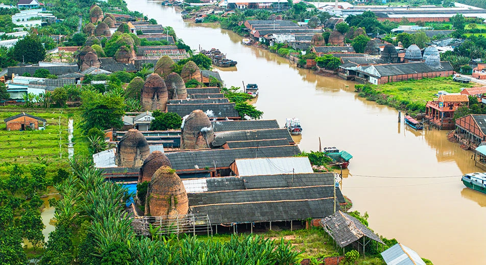 Excursion en petit bateau dans le quartier Mang Thit