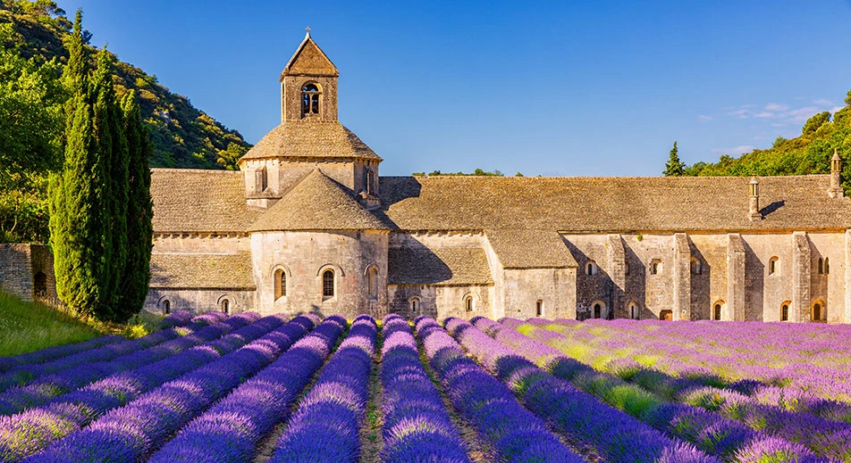 Le Lubéron et l’abbaye de Sénanque
